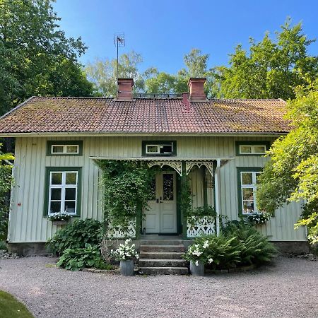 Aeppelgarden Bed & Breakfast Mariestad Bagian luar foto
